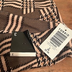 NWT brown plaid size 3 torrid legging